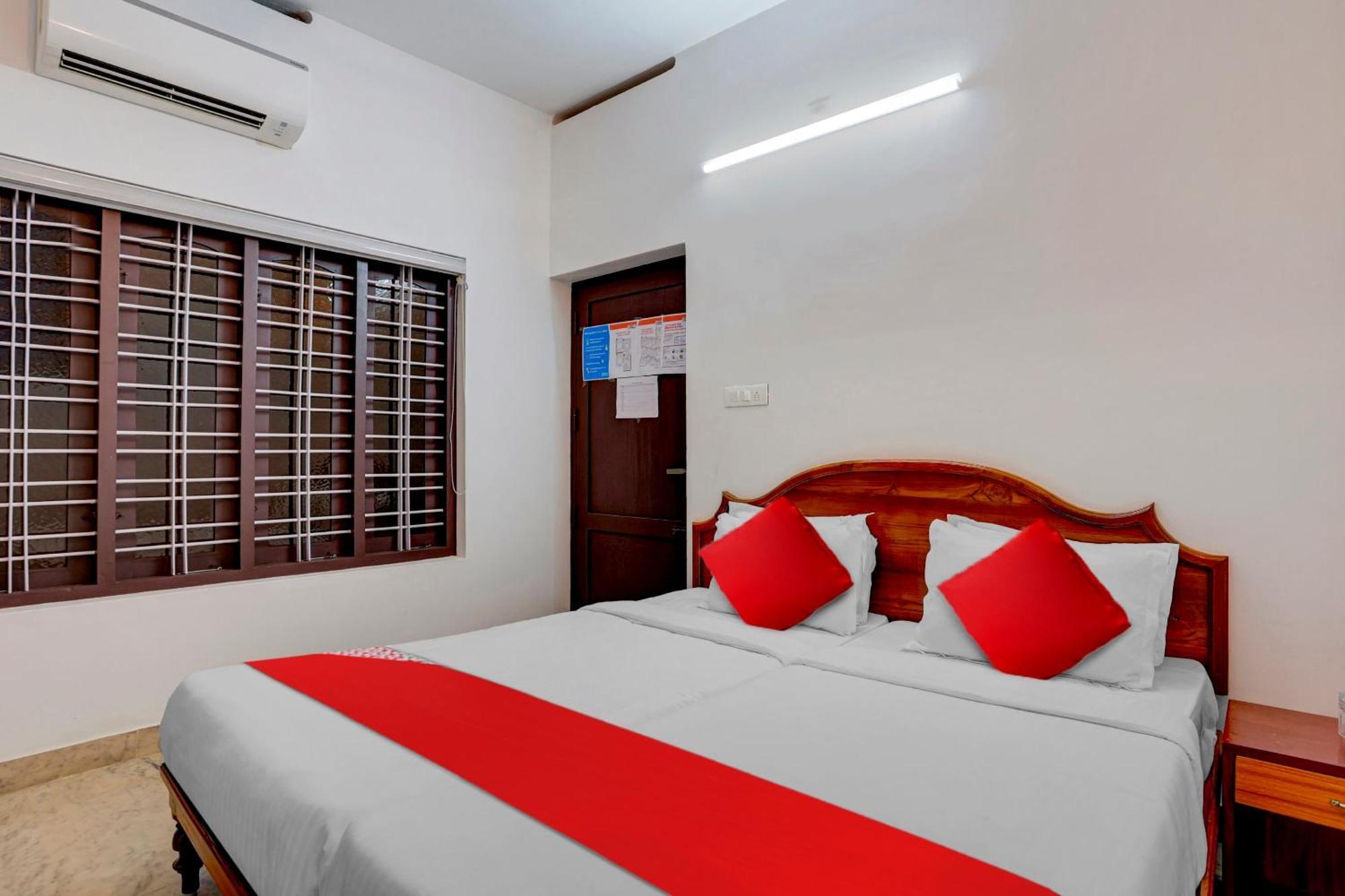 Hotel O Poptavern Heritage Kovalam Exterior photo